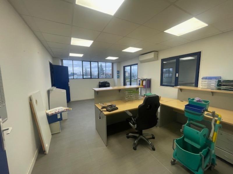 Bureau - 250 m² - 5 pièces
