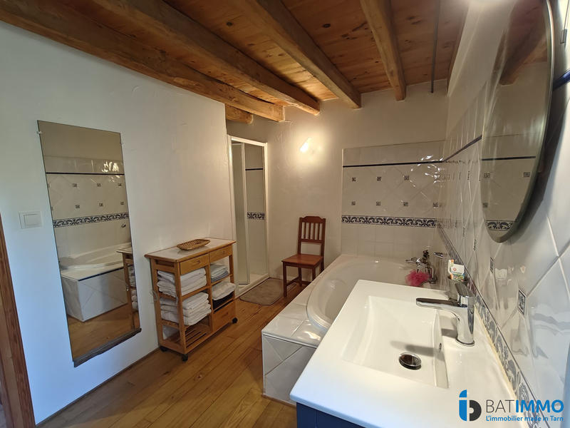 Maison - 576 m² - 14 pièces