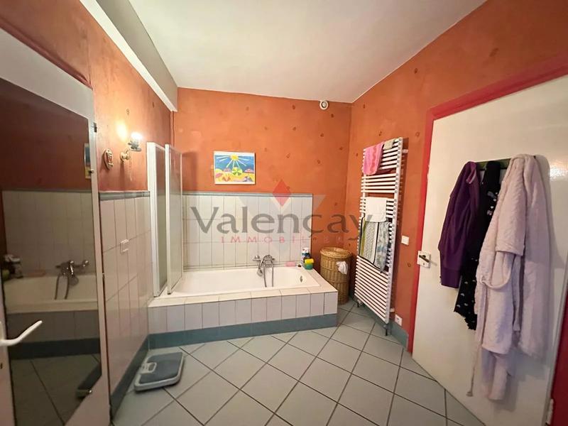 Appartement - 105 m² - 4 pièces