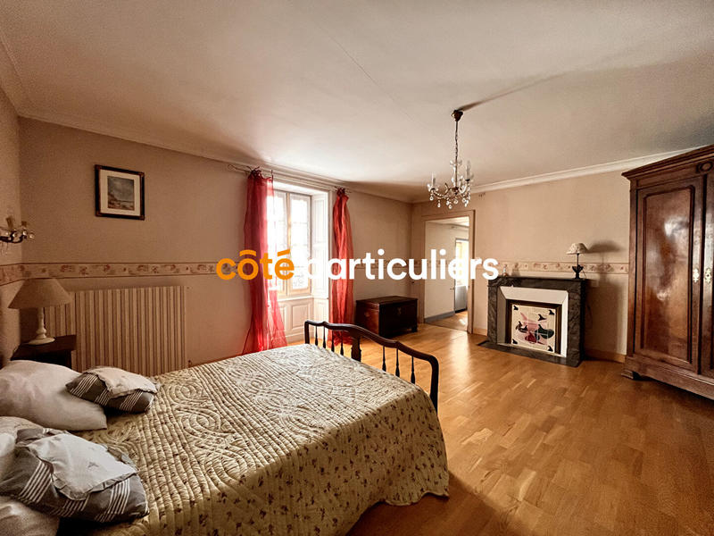 Maison - 310 m² - 14 pièces