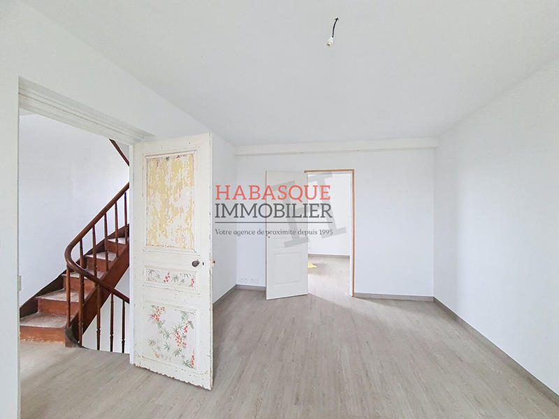 Maison - 127 m² - 8 pièces