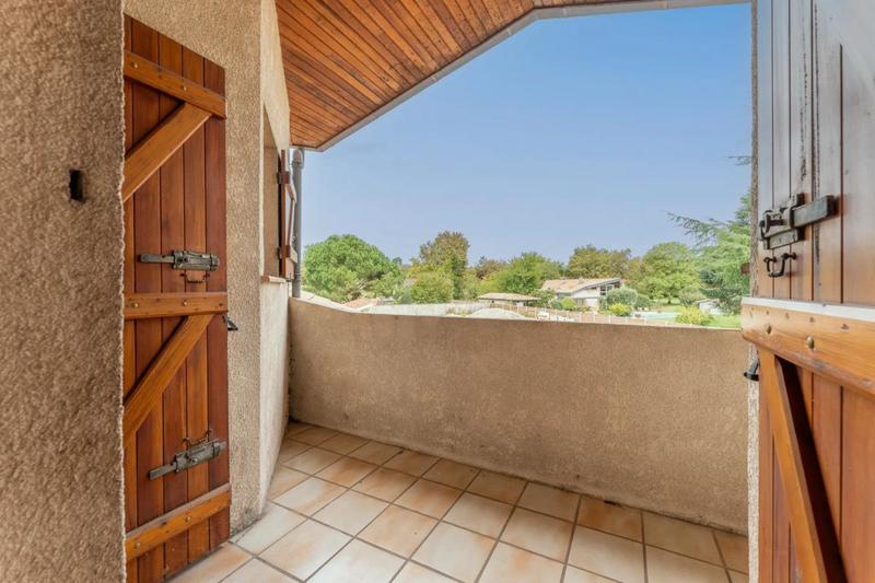 Maison traditionnelle - 215 m² - 7 pièces