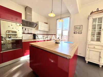 Appartement - 82 m² - 3 pièces