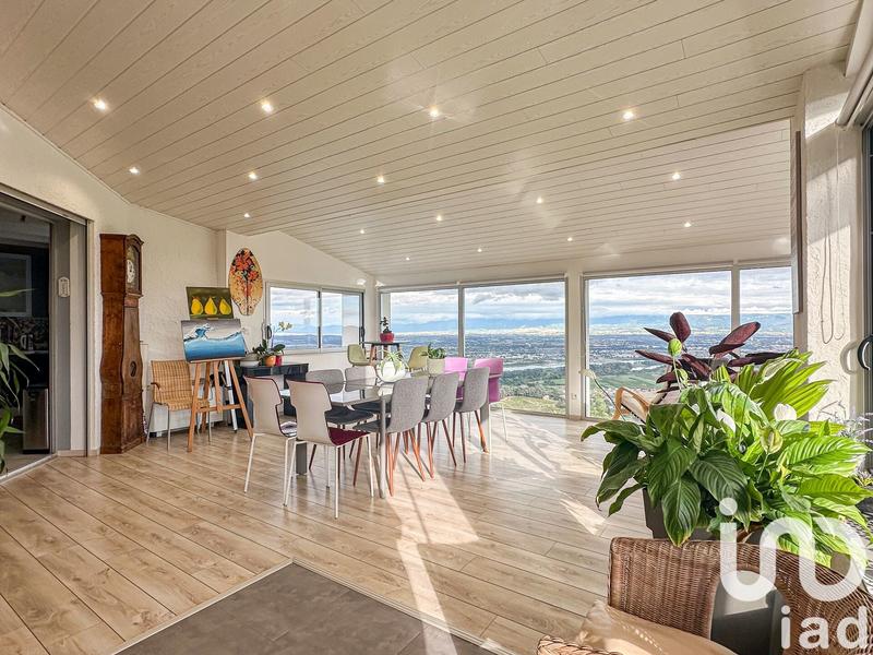 Maison - 220 m² - 9 pièces