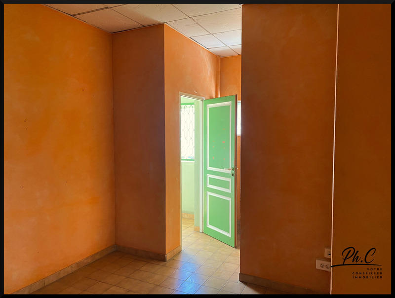 Bureau - 65 m² - 5 pièces