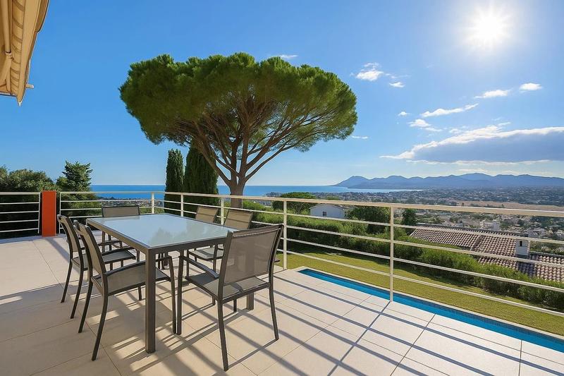 Villa - 180 m² - 6 pièces