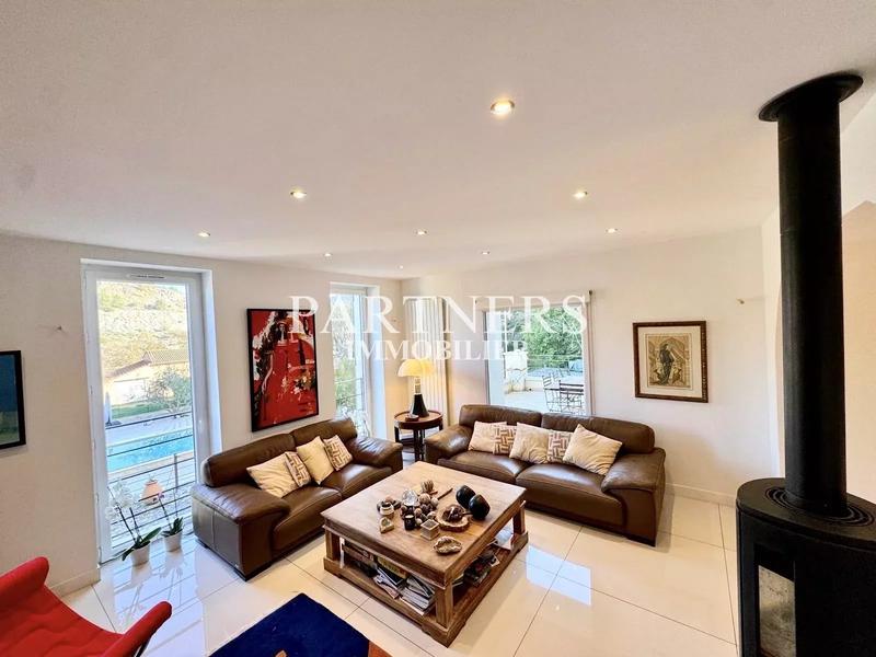 Bastide - 357 m² - 11 pièces