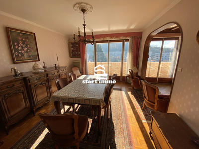 Appartement - 96 m² - 5 pièces