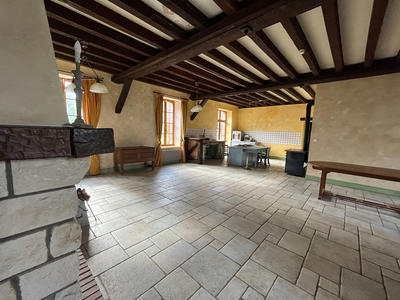 Maison - 270 m² - 6 pièces