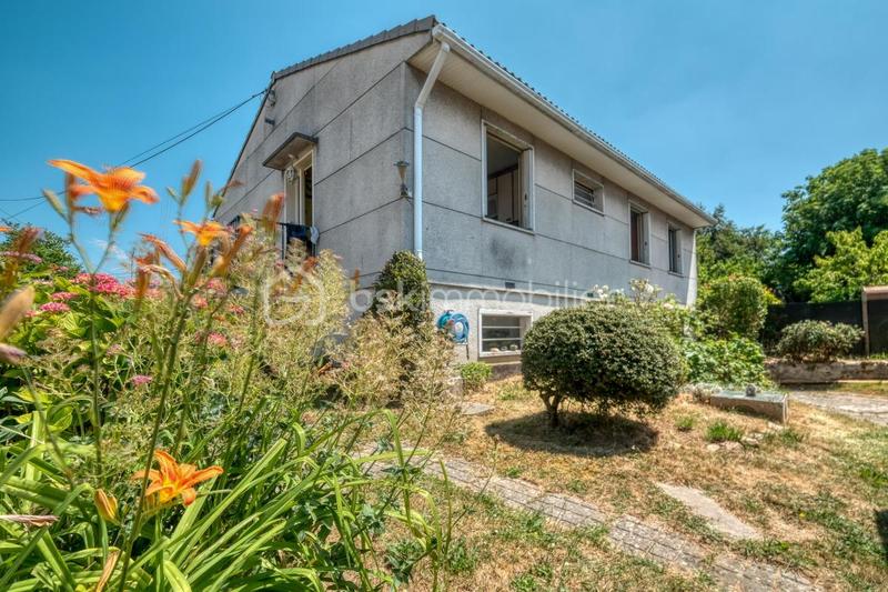 Maison traditionnelle - 81 m² - 4 pièces