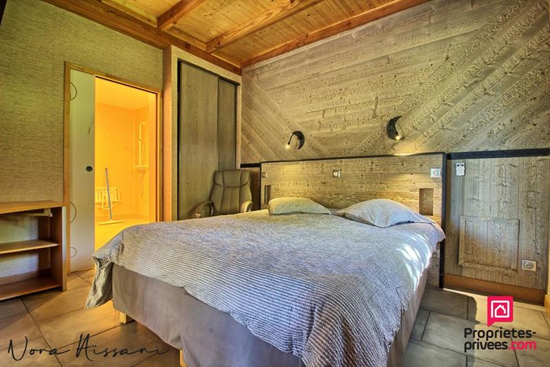 Demeure - 1 000 m² - 15 pièces