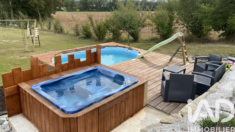 Maison - 182 m² - 7 pièces