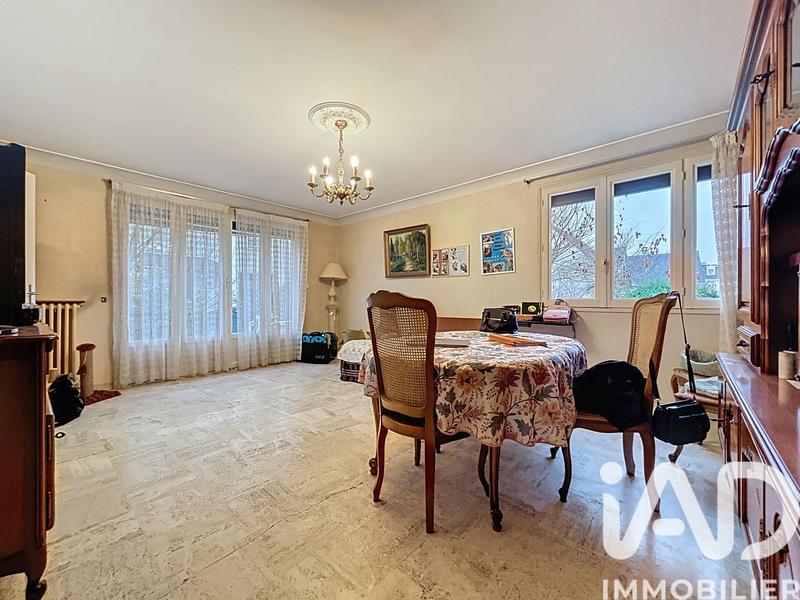 Maison - 141 m² - 8 pièces