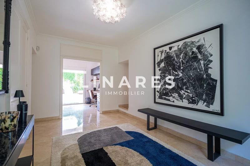 Maison - 306 m² - 6 pièces