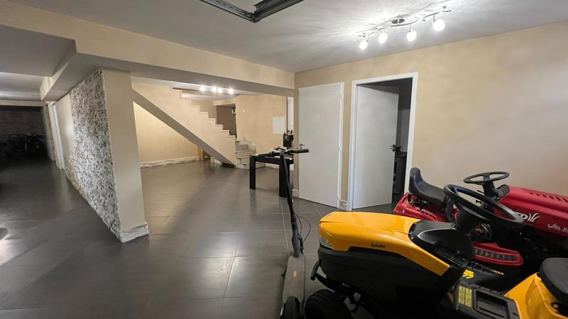 Maison - 210 m² - 7 pièces