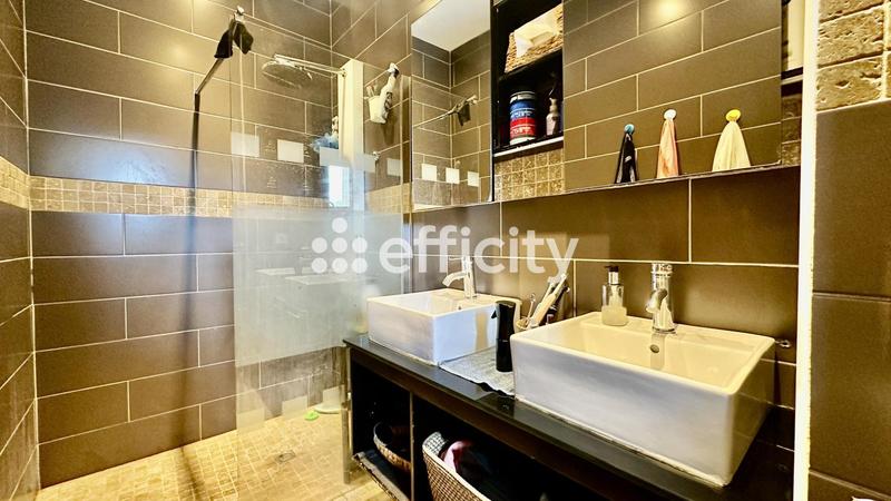 Maison - 155 m² - 8 pièces