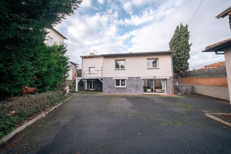 Maison - 358 m² - 10 pièces