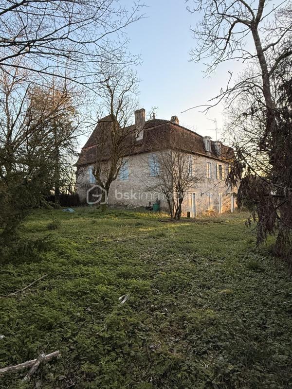 Maison - 300 m² - 10 pièces