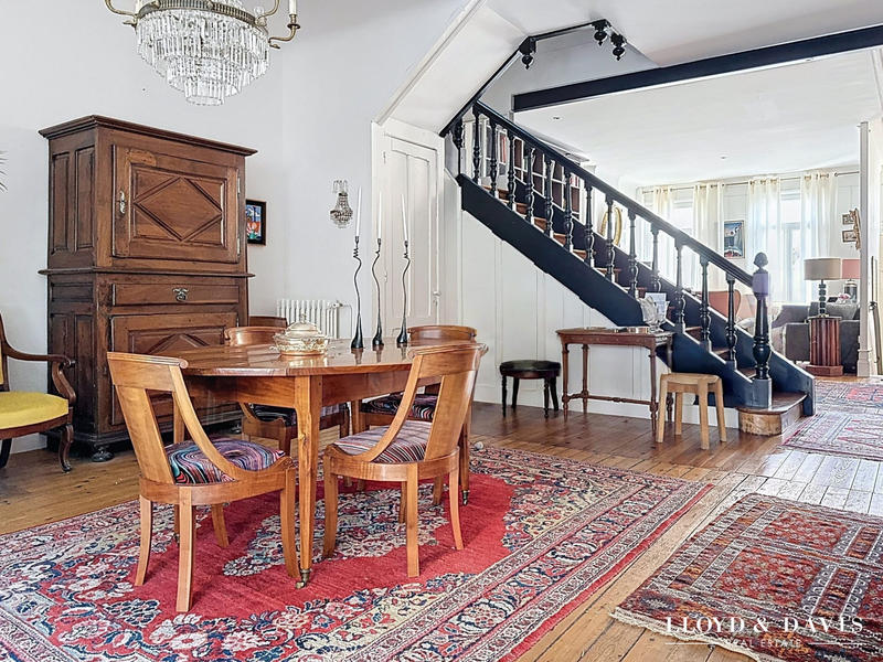 Maison - 183 m² - 6 pièces