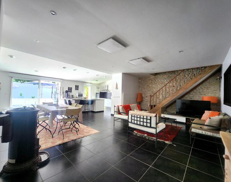 Maison traditionnelle - 156 m² - 4 pièces