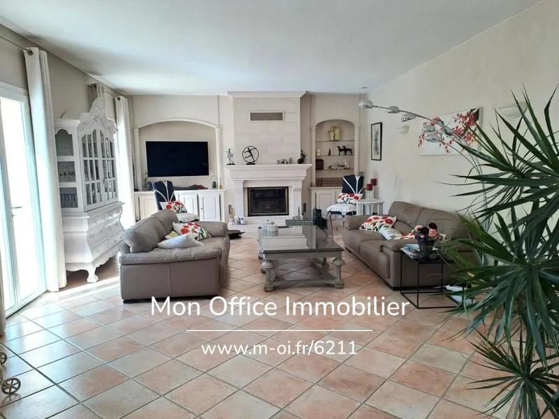 Propriété - 283 m² - 8 pièces