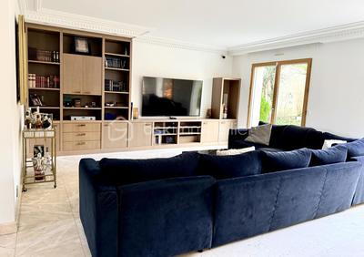 Villa - 180 m² - 5 pièces