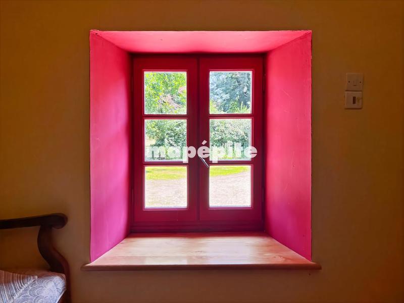 Maison - 1 275 m² - 19 pièces