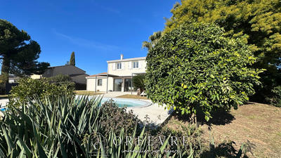 Villa - 1 m² - 5 pièces