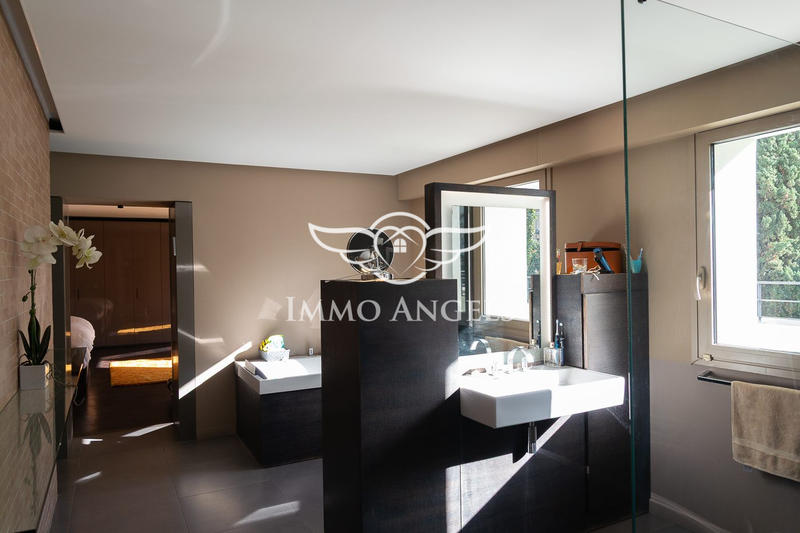 Maison - 500 m² - 9 pièces