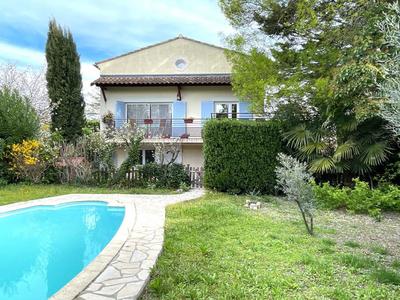 Maison - 168 m² - 8 pièces