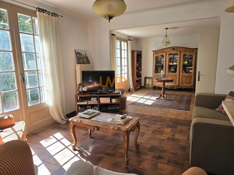 Maison traditionnelle - 166 m² - 6 pièces