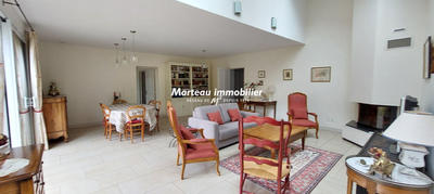Maison - 254 m² - 10 pièces
