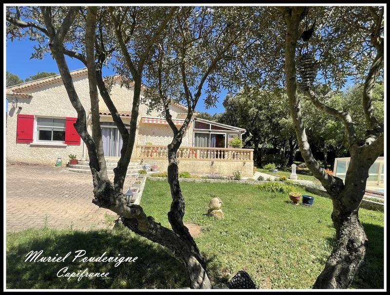 Maison - 212 m² - 8 pièces