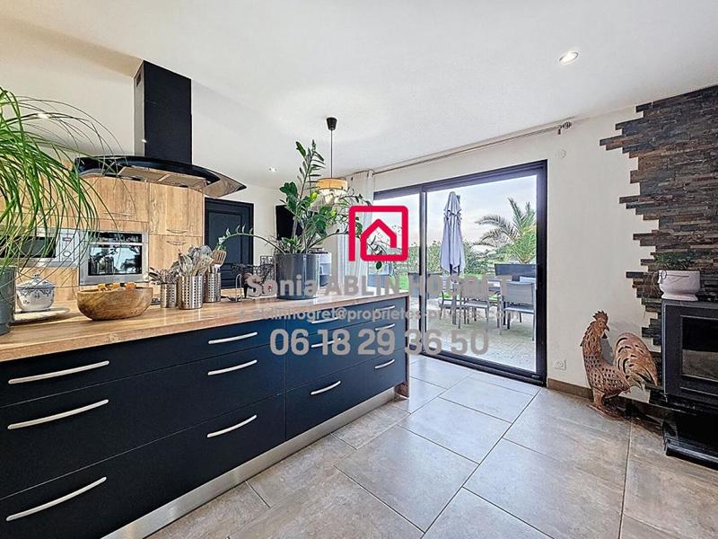 Maison - 220 m² - 5 pièces