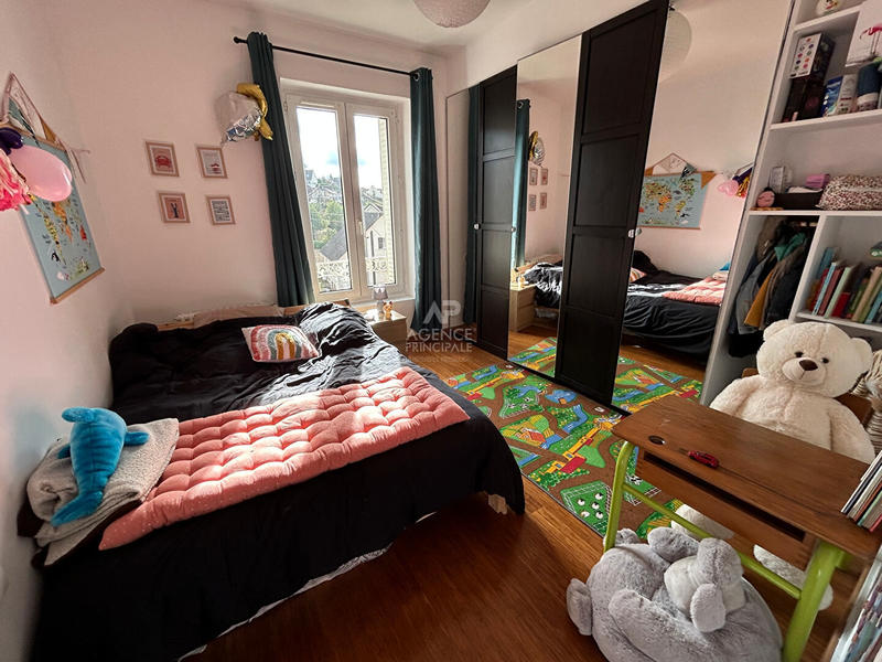 Maison - 95 m² - 5 pièces