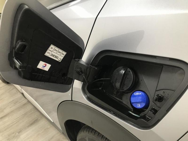 Peugeot 2008 II 1.5 Bluehdi 130 s&amp;S Eat8 Allure Business