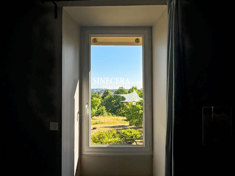 Maison - 260 m² - 9 pièces