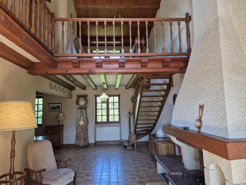 Maison en pierre - 197 m² - 8 pièces