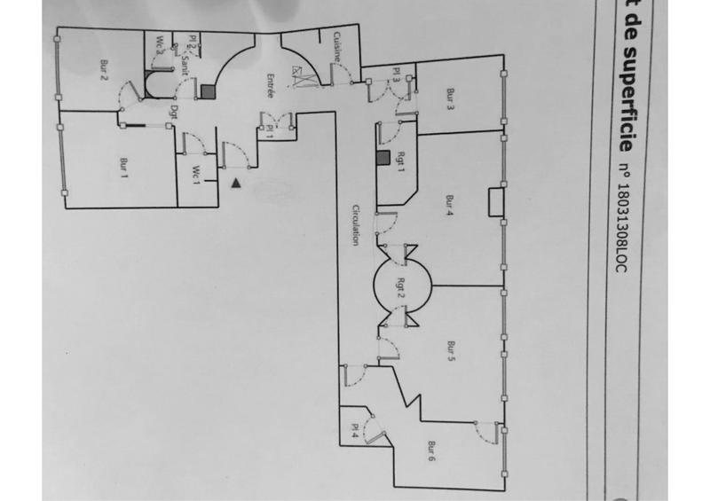 Local commercial - 147 m² - 6 pièces