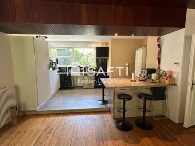 Maison - 174 m² - 7 pièces