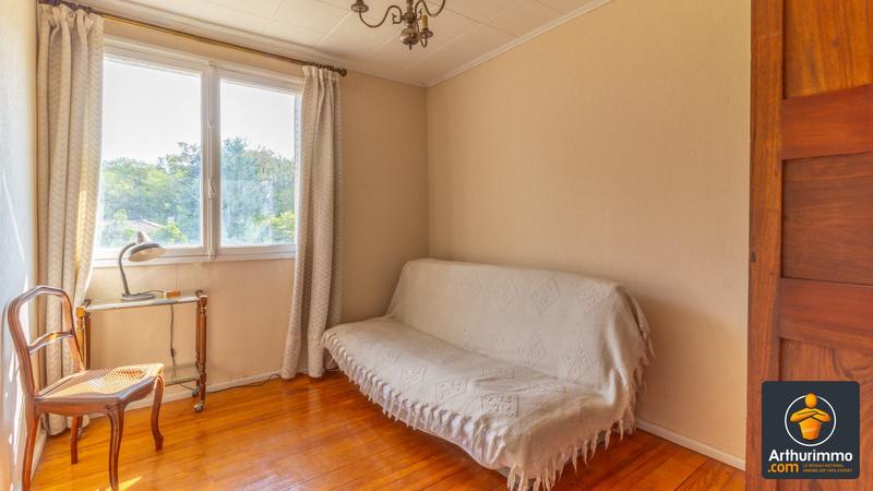 Maison - 240 m² - 8 pièces