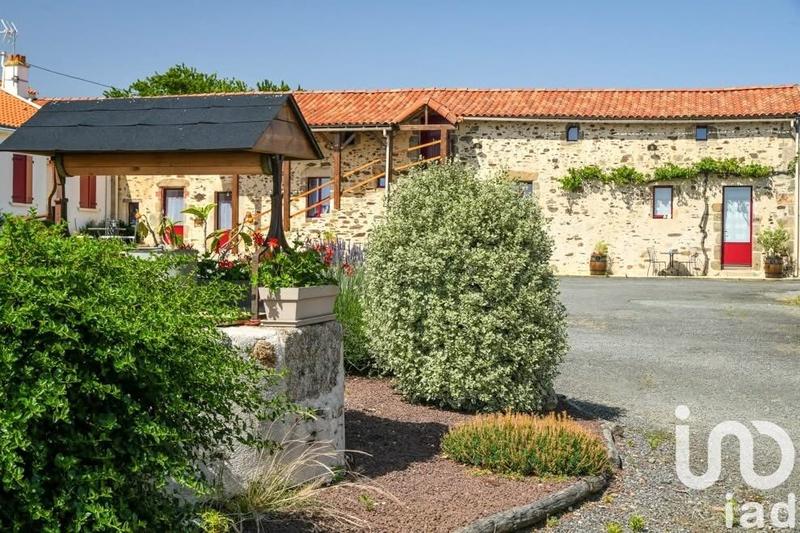 Maison - 360 m² - 14 pièces