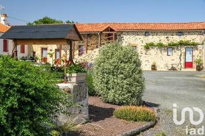 Maison - 360 m² - 14 pièces