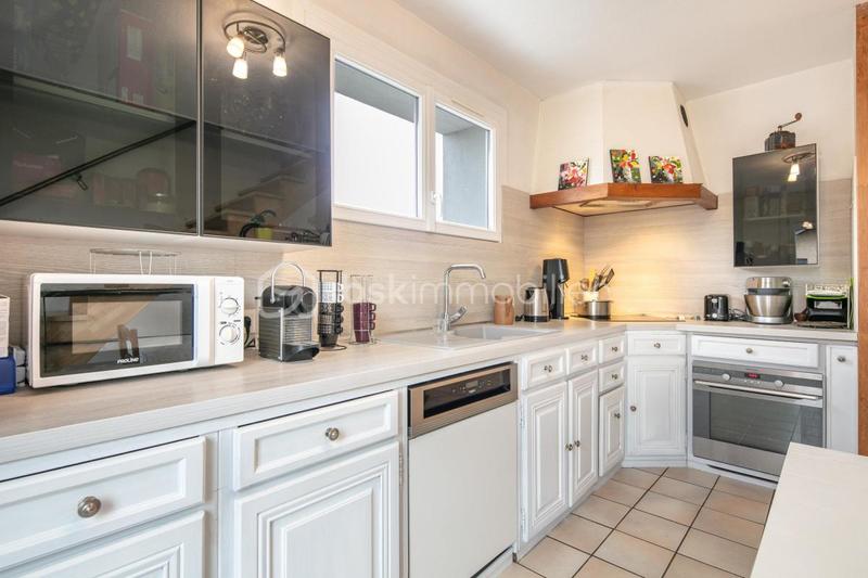 Maison - 141 m² - 8 pièces