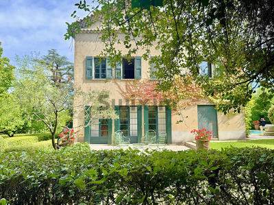 Villa - 425 m² - 8 pièces