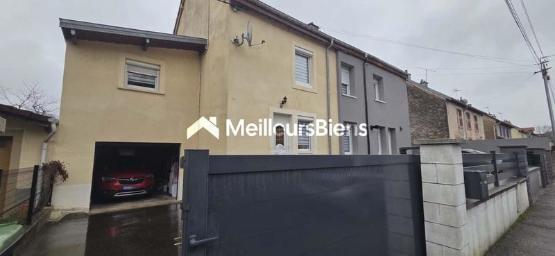 Propriété - 88 m² - 4 pièces