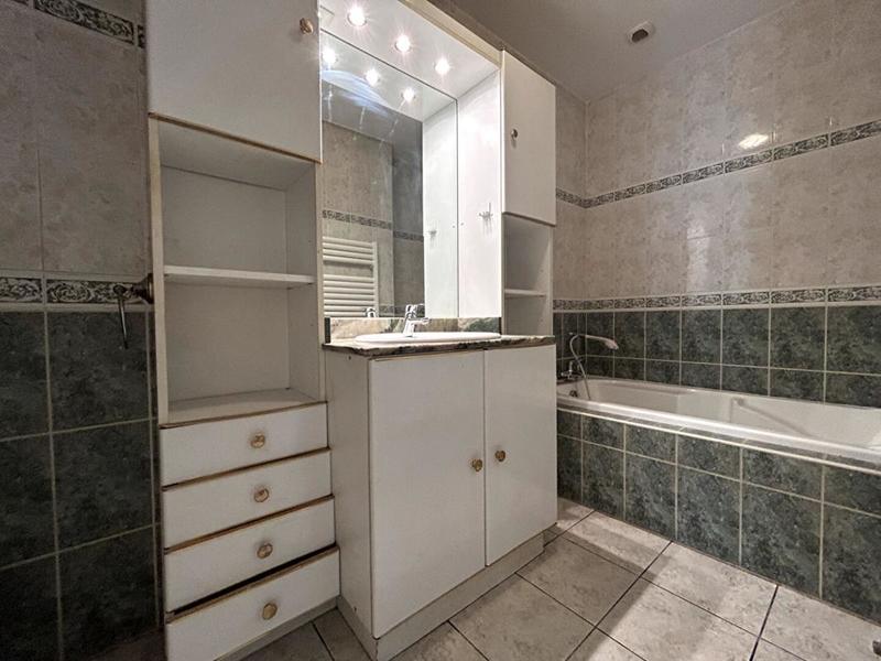 Immeuble - 210 m² - 9 pièces