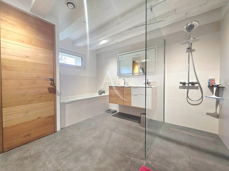 Maison - 158 m² - 6 pièces