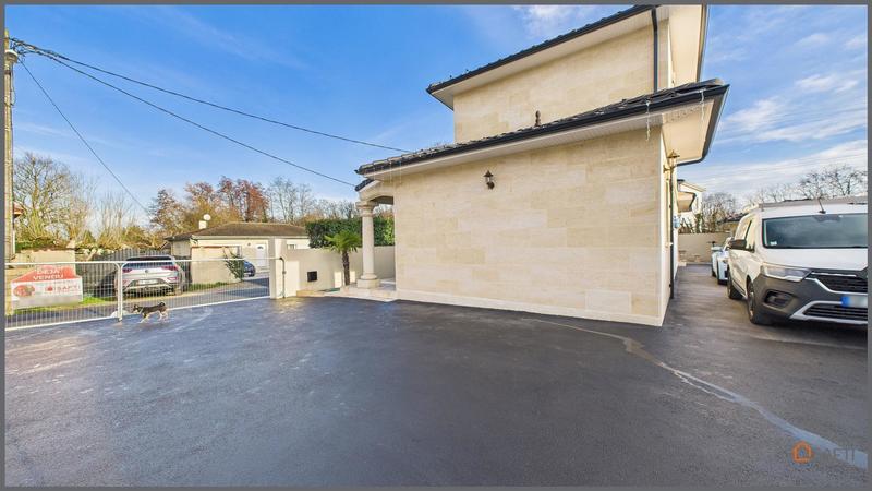 Maison - 101 m² - 6 pièces