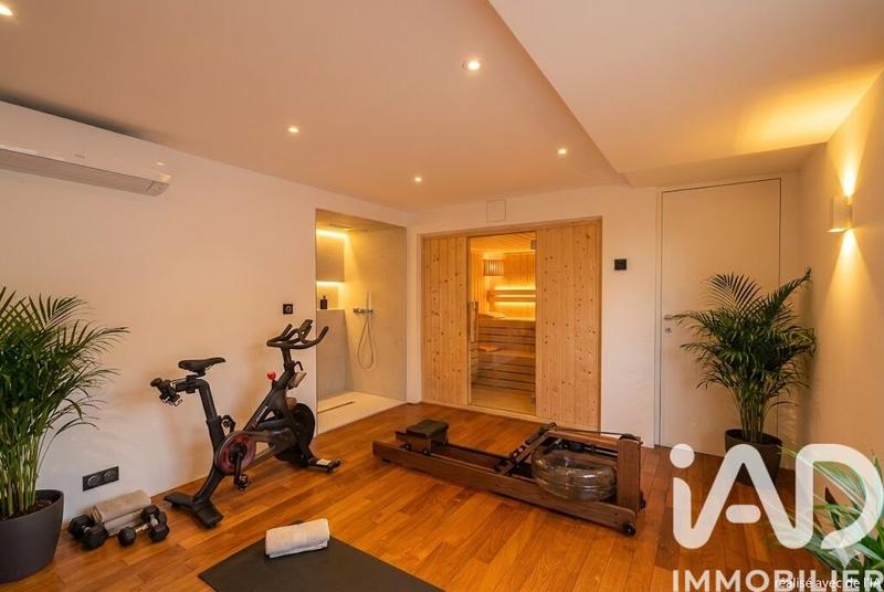 Maison - 260 m² - 4 pièces